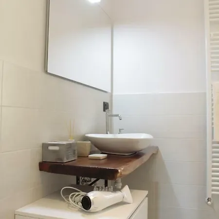 La Corte شقة كومو
